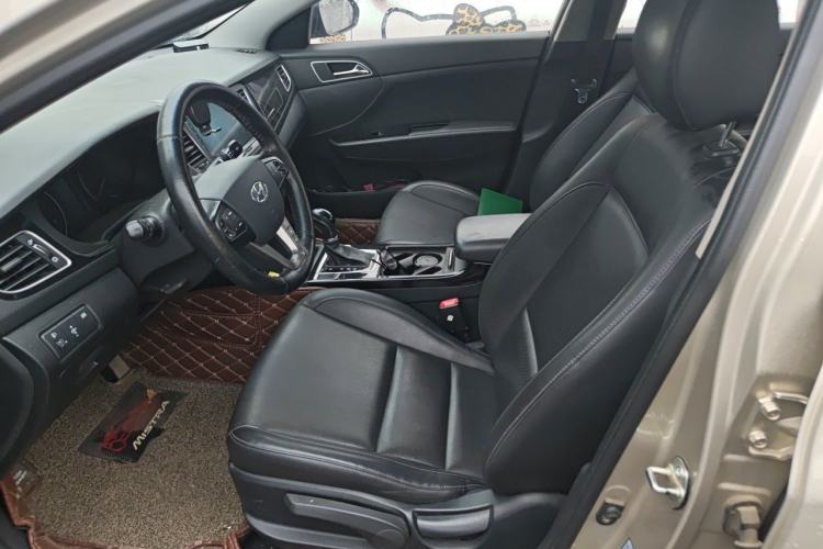 Used Hyundai Mistra 2014 1.8L Automatic Smart GLS Left Front Seat