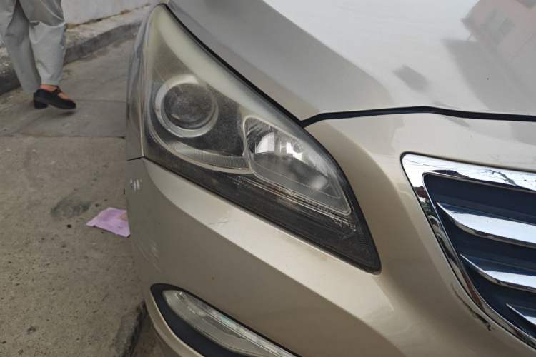 Used Hyundai Mistra 2014 1.8L Automatic Smart GLS Right Front Headlight