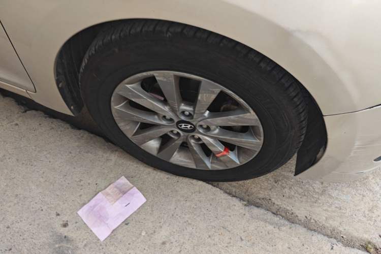 Used Hyundai Mistra 2014 1.8L Automatic Smart GLS Right Front Wheel Hub
