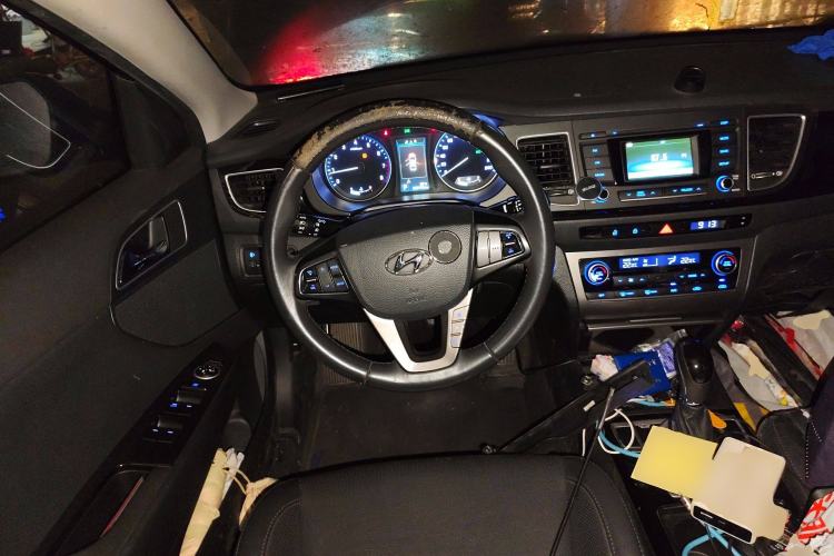 Used Hyundai Mistra 2014 1.8L Automatic Deluxe DLX Model Steering Wheel