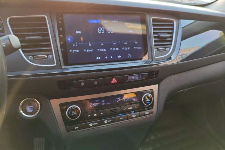 Used Hyundai Mistra 2014 1.8L Automatic Deluxe DLX Model Audio And AC Panel