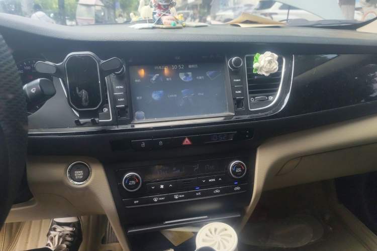 Used Hyundai Mistra 2014 1.8L Automatic Smart GLS Audio And AC Panel