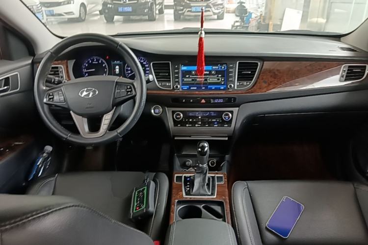 Used Hyundai Mistra 2014 1.8L Automatic Deluxe DLX Model Center Console