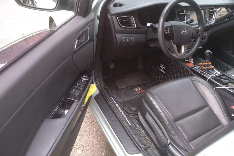 Used Hyundai Mistra 2014 1.8L Automatic Smart GLS Driver Seat