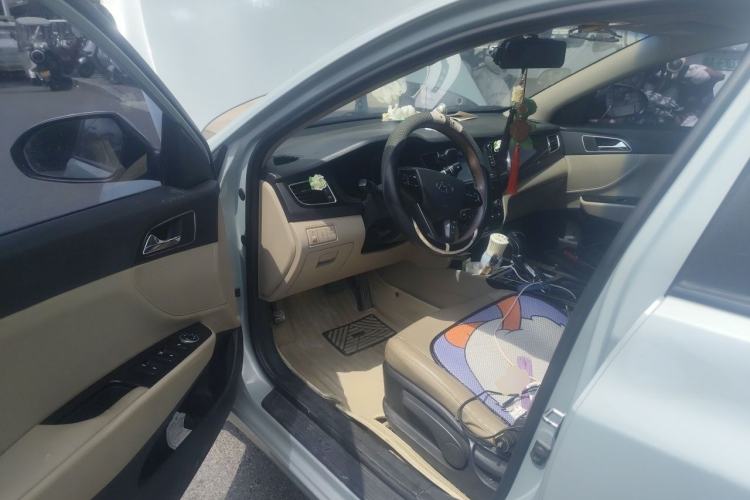 Used Hyundai Mistra 2014 1.8L Automatic Smart GLS Driver Seat