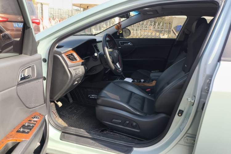 Used Hyundai Mistra 2014 1.8L Automatic Deluxe DLX Model Driver Seat
