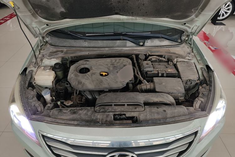 Used Hyundai Mistra 2014 1.8L Automatic Smart GLS Engine Bay