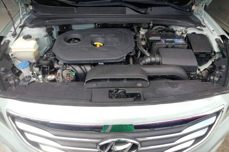 Used Hyundai Mistra 2014 1.8L Automatic Deluxe DLX Model Engine Bay