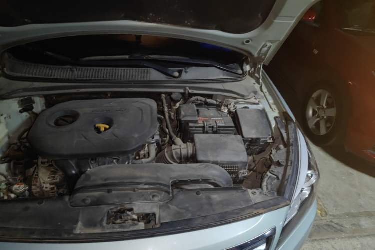 Used Hyundai Mistra 2014 1.8L Automatic Deluxe DLX Model Engine Bay Left