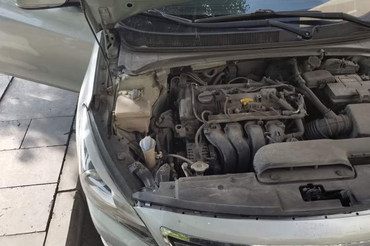 Used Hyundai Mistra 2014 1.8L Automatic Deluxe DLX Model Engine Bay Right