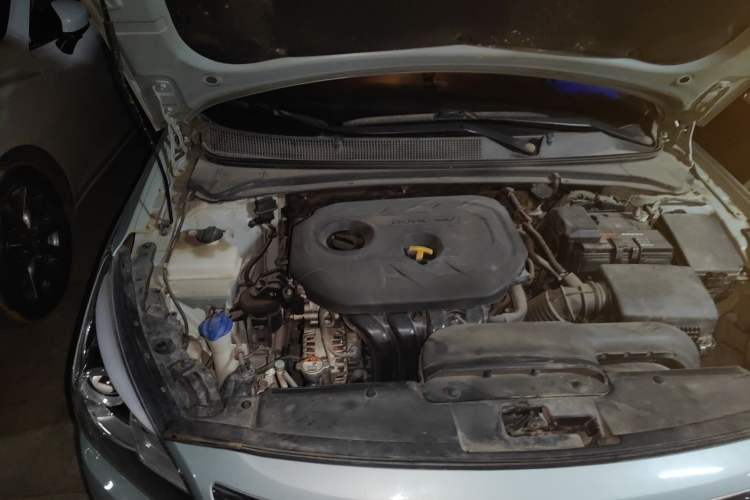 Used Hyundai Mistra 2014 1.8L Automatic Deluxe DLX Model Engine Bay Right