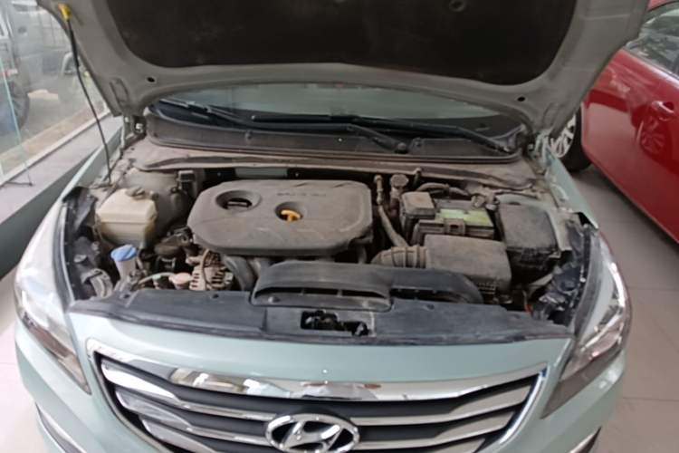 Used Hyundai Mistra 2014 1.8L Automatic Deluxe DLX Model Engine Bay