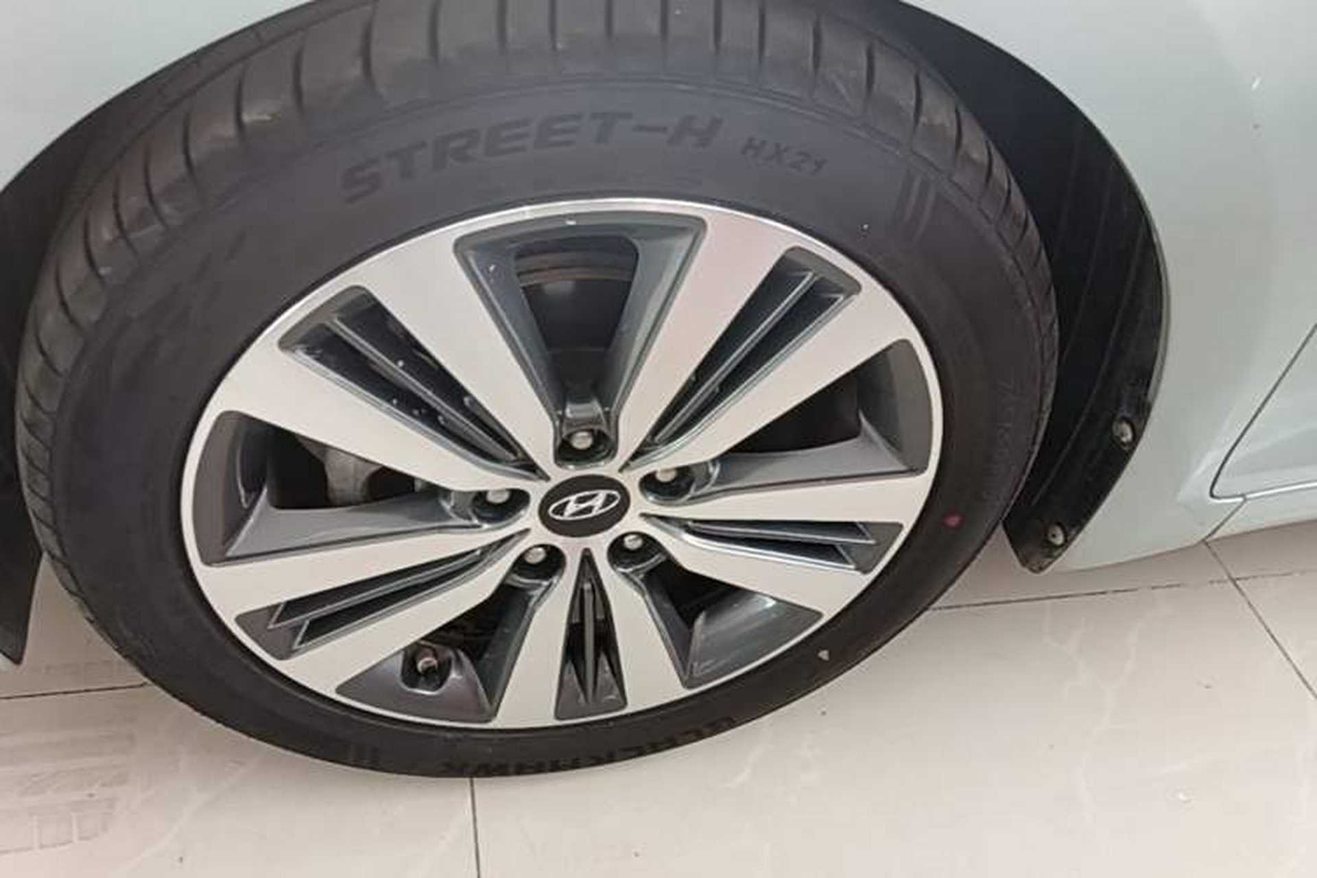 Used Hyundai Mistra 2014 1.8L Automatic Deluxe DLX Model Exterior 4