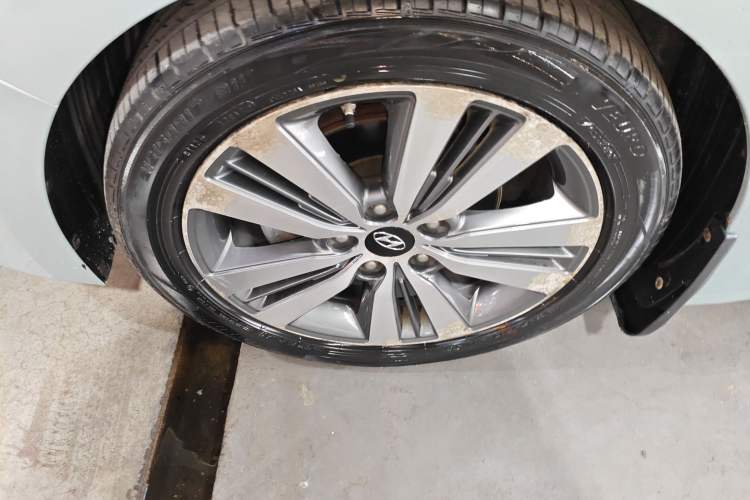 Used Hyundai Mistra 2014 1.8L Automatic Deluxe DLX Model Exterior 7