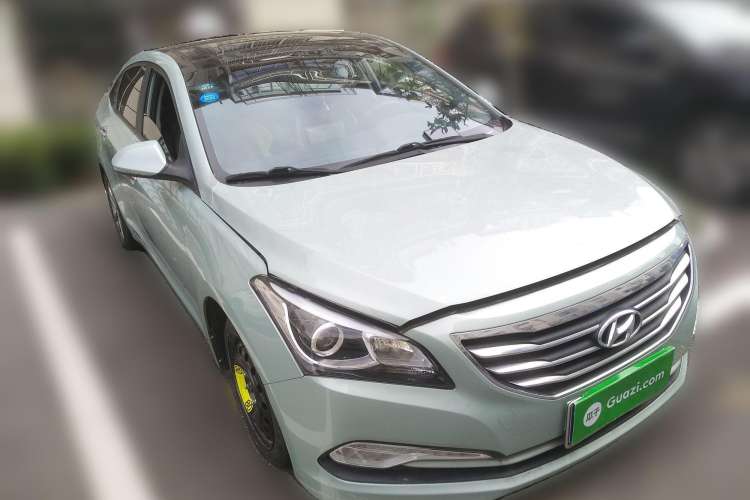 Used Hyundai Mistra 2014 1.8L Automatic Smart GLS Front Right 45 Deg