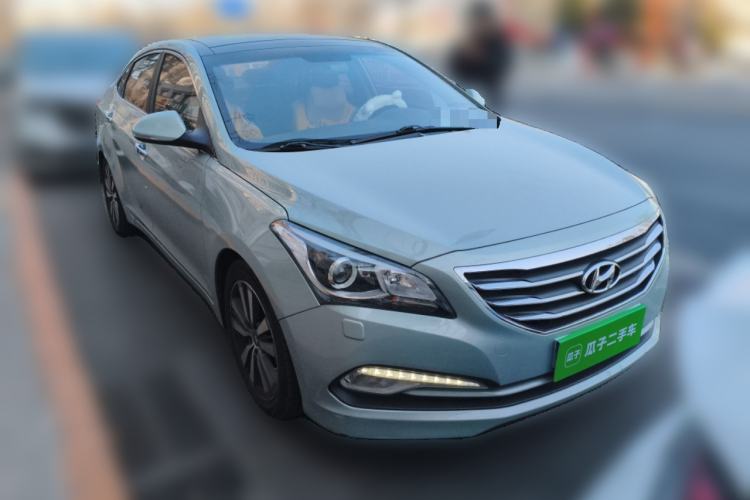 Used Hyundai Mistra 2014 2.0L Automatic Flagship TOP Front Right 45 Deg
