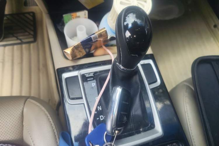 Used Hyundai Mistra 2014 1.8L Automatic Smart GLS Gear Lever