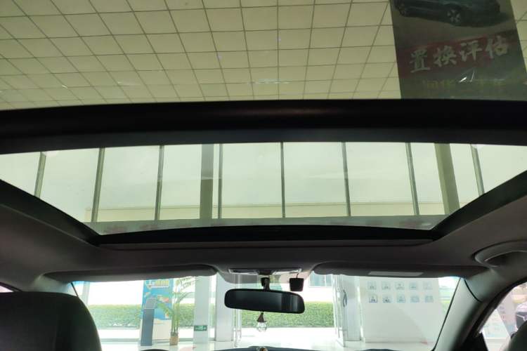 Used Hyundai Mistra 2014 1.8L Automatic Smart GLS Headliner