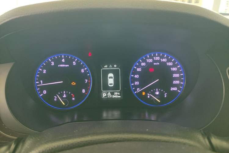 Used Hyundai Mistra 2014 1.8L Automatic Smart GLS Instrument Cluster