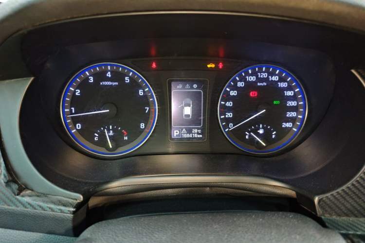 Used Hyundai Mistra 2014 1.8L Automatic Smart GLS Instrument Cluster