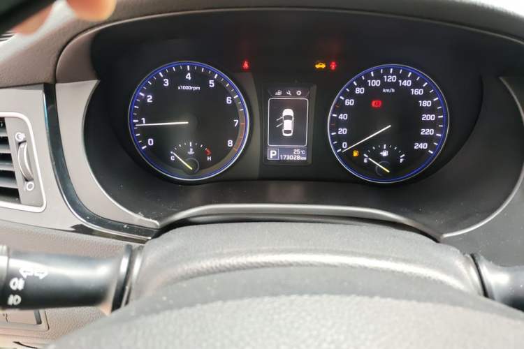 Used Hyundai Mistra 2014 1.8L Automatic Smart GLS Instrument Cluster