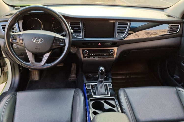 Used Hyundai Mistra 2014 1.8L Automatic Deluxe DLX Model Interior 2