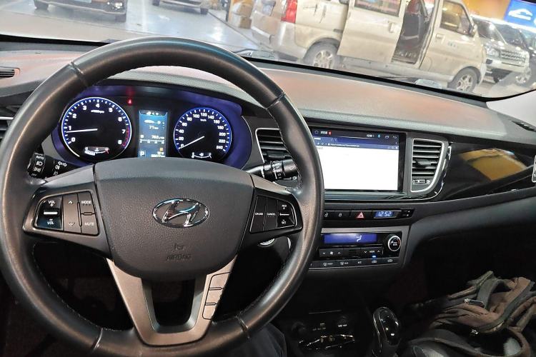 Used Hyundai Mistra 2014 1.8L Automatic Deluxe DLX Model Interior 2
