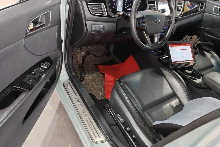Used Hyundai Mistra 2014 1.8L Automatic Deluxe DLX Model Interior 3