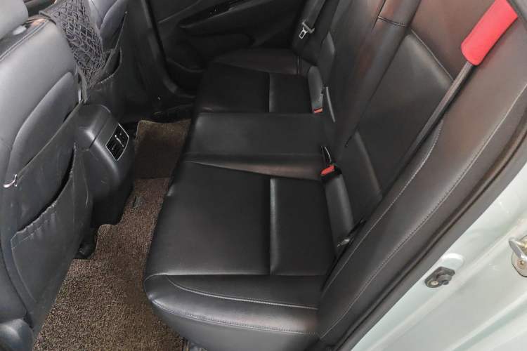 Used Hyundai Mistra 2014 1.8L Automatic Deluxe DLX Model Interior 4