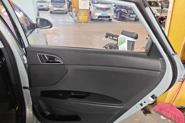 Used Hyundai Mistra 2014 1.8L Automatic Deluxe DLX Model Interior 6