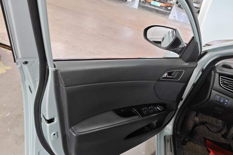 Used Hyundai Mistra 2014 1.8L Automatic Deluxe DLX Model Interior 7