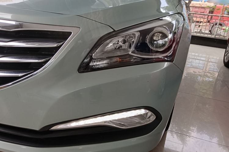 Used Hyundai Mistra 2014 1.8L Automatic Deluxe DLX Model Left Front Headlight