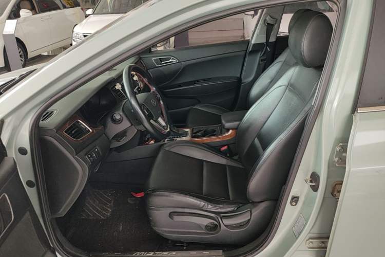 Used Hyundai Mistra 2014 1.8L Automatic Smart GLS Left Front Seat
