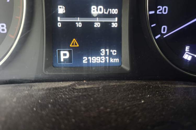 Used Hyundai Mistra 2014 1.8L Automatic Deluxe DLX Model Odometer Close Up