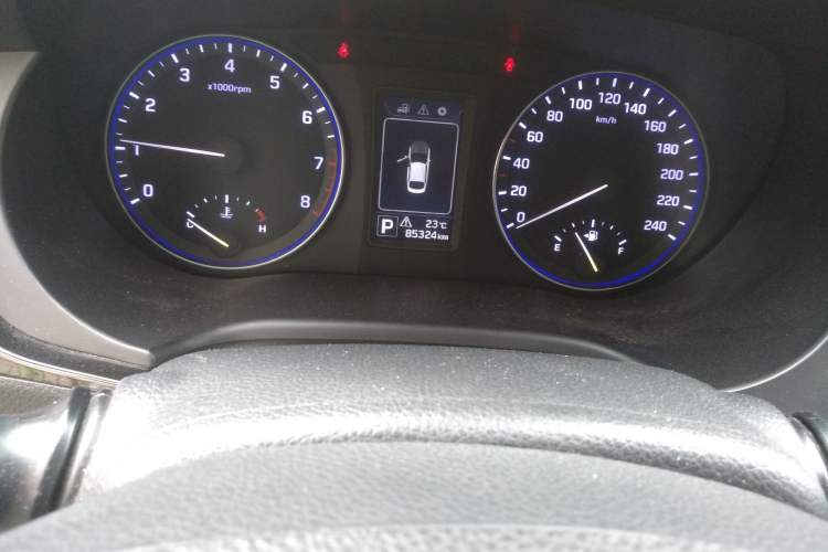 Used Hyundai Mistra 2014 1.8L Automatic Smart GLS Odometer Close Up
