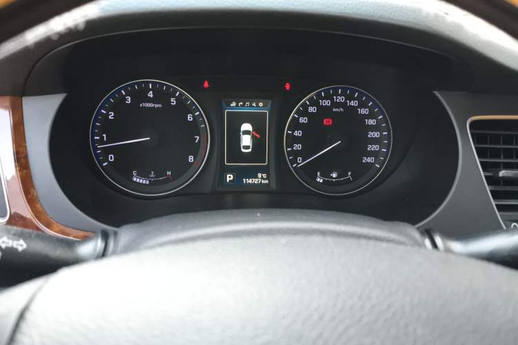 Used Hyundai Mistra 2014 2.0L Automatic Flagship TOP Odometer Close Up