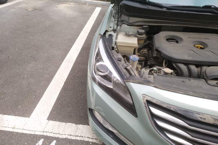 Used Hyundai Mistra 2014 1.8L Automatic Smart GLS Right Front Headlight