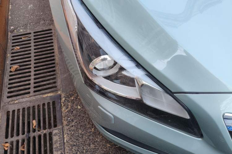 Used Hyundai Mistra 2014 2.0L Automatic Flagship TOP Right Front Headlight