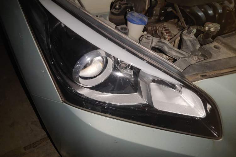 Used Hyundai Mistra 2014 1.8L Automatic Deluxe DLX Model Right Front Headlight