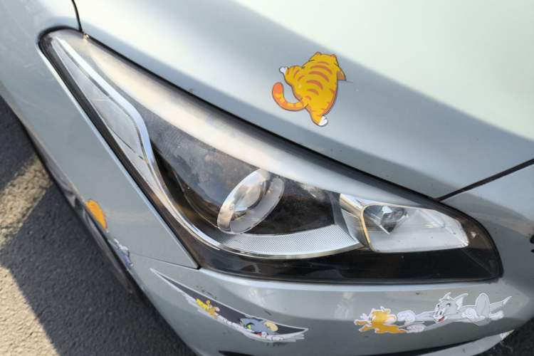Used Hyundai Mistra 2014 1.8L Automatic Deluxe DLX Model Right Front Headlight