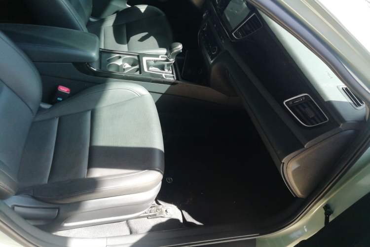 Used Hyundai Mistra 2014 1.8L Automatic Deluxe DLX Model Right Front Seat