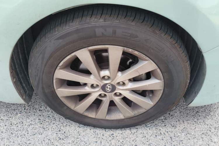 Used Hyundai Mistra 2014 1.8L Automatic Smart GLS Right Front Wheel Hub