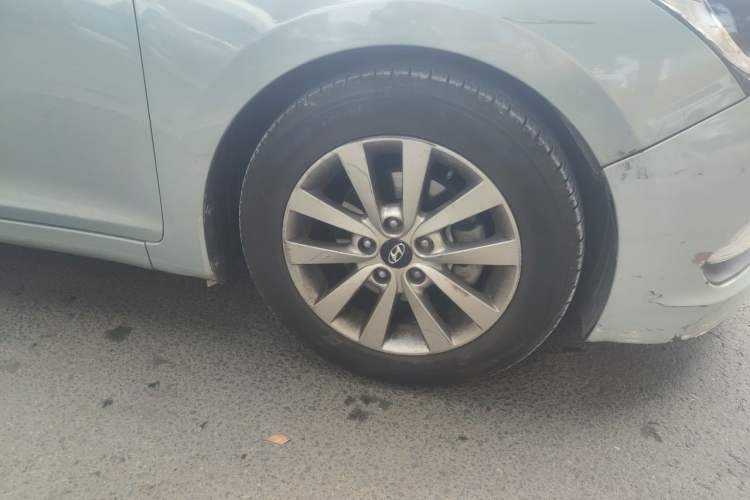 Used Hyundai Mistra 2014 1.8L Automatic Smart GLS Right Front Wheel Hub