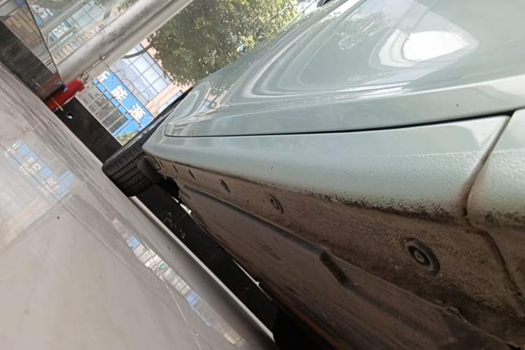 Used Hyundai Mistra 2014 1.8L Automatic Deluxe DLX Model Right Side Sill