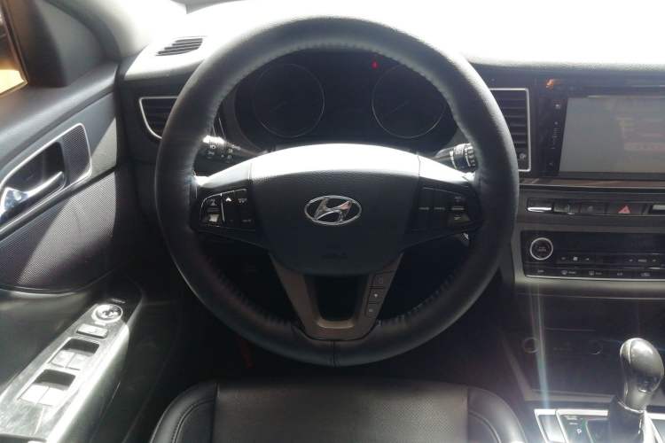 Used Hyundai Mistra 2014 1.8L Automatic Deluxe DLX Model Steering Wheel
