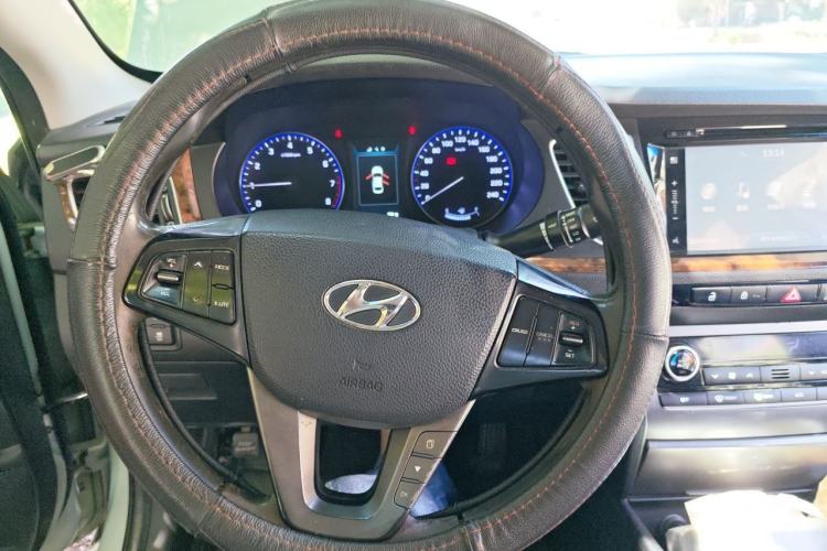 Used Hyundai Mistra 2014 1.8L Automatic Deluxe DLX Model Steering Wheel