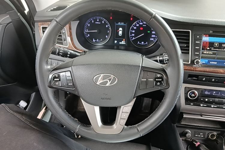 Used Hyundai Mistra 2014 1.8L Automatic Deluxe DLX Model Steering Wheel