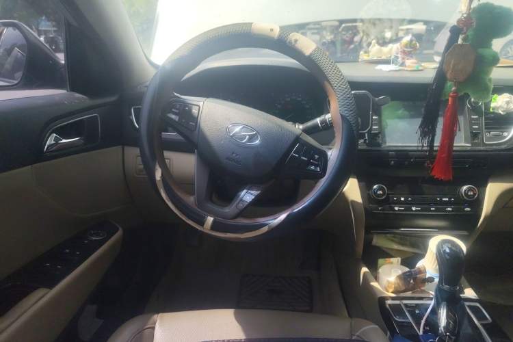 Used Hyundai Mistra 2014 1.8L Automatic Smart GLS Steering Wheel