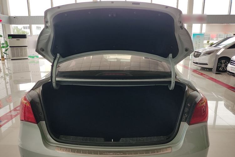 Used Hyundai Mistra 2014 1.8L Automatic Smart GLS Trunk