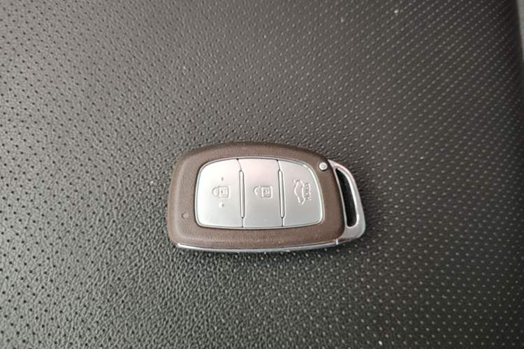 Used Hyundai Mistra 2014 1.8L Automatic Smart GLS Vehicle Key
